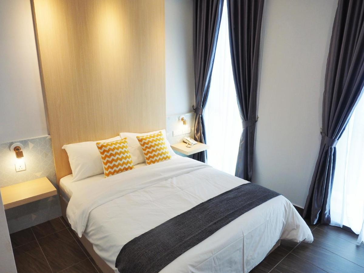 The Tree Hotel Muar Exterior foto