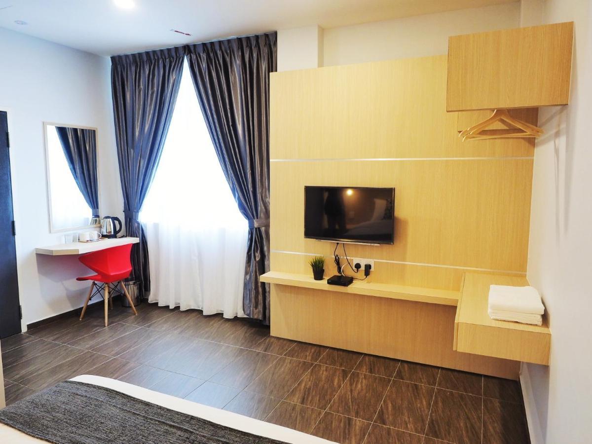 The Tree Hotel Muar Exterior foto