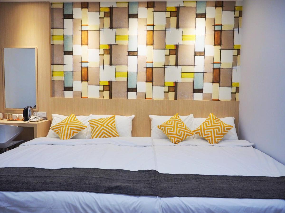The Tree Hotel Muar Exterior foto